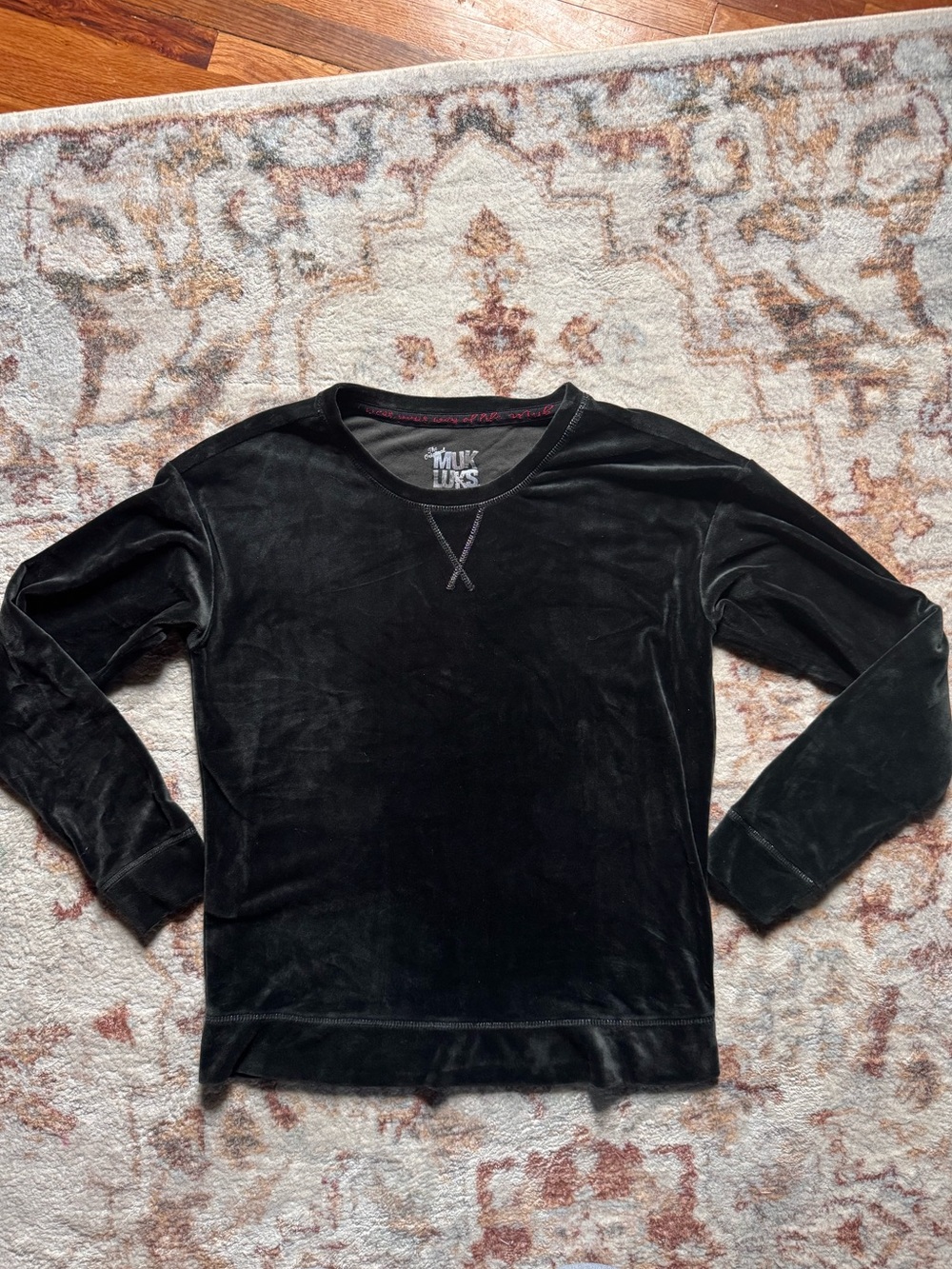 🌟3/$20 Eligible! NWOT Muk Luks Women's Black Velour Long-Sleeve Top